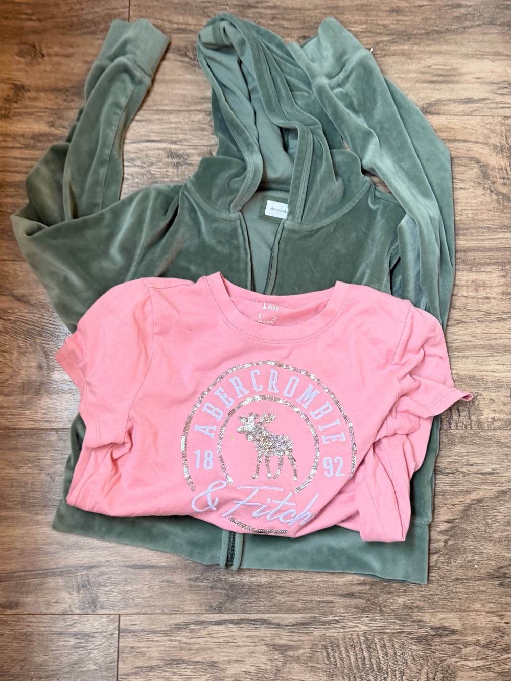 Abercrombie & Fitch Coral Pink Short Sleeve Graphic Tee